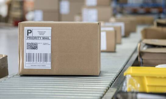 Jakie korzyści niesie ze sobą automatyzacja etykietowania za pomocą metkownicy numerycznej?