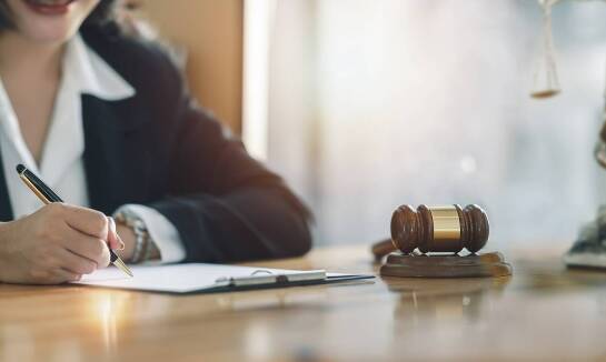 Sprawy o zapłatę – jakie działania podejmuje adwokat w Olsztynie?