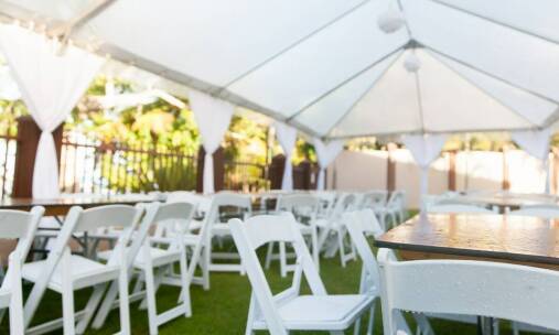 Jak hale namiotowe mogą zwiększyć efektywność organizacji imprez plenerowych?