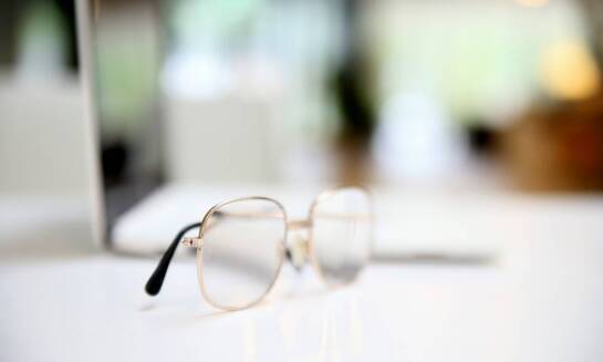 Okulary do komputera a ochrona przed promieniowaniem UV – co warto wiedzieć?