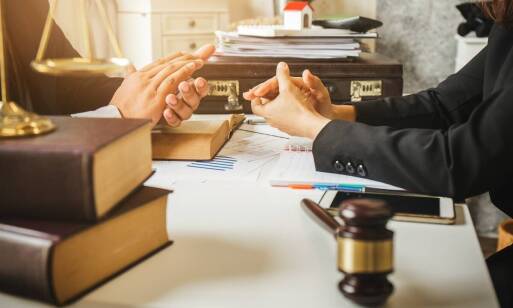 Jakie są korzyści z korzystania z usług adwokata w sprawach cywilnych?