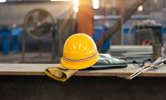 Jak odpowiednio dbać o odzież roboczą, by służyła dłużej?