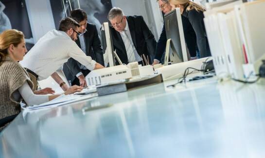 Jakie wyzwania stoją przed projektantami budynków mieszkalnych?