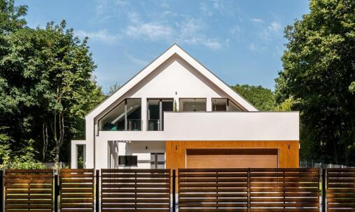 Oszczędność energii dzięki zastosowaniu okiennic drewnianych