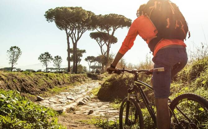 Jak bezpiecznie korzystać z roweru elektrycznego w okolicach Dynowa?
