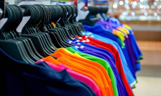 Wykorzystanie ekspozytorów POS w sklepach detalicznych dla maksymalizacji sprzedaży