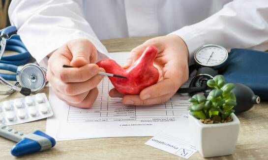 Jakie badania są kluczowe przy podejrzeniu uszkodzenia narządów wewnętrznych po wypadku?