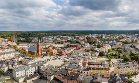 Jakie są różnice w cenach transportu w zależności od pory dnia i lokalizacji w Krynicy-Zdroju?