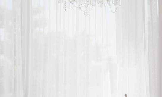 Niezwykłe wzory lampek kryształowych – co warto wiedzieć przed zakupem?