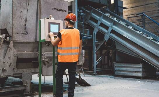 Belownica do makulatury – jakie są koszty zakupu i eksploatacji?