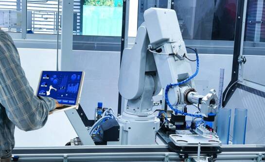 Ile zarabia inżynier automatyki i robotyki w Polsce?