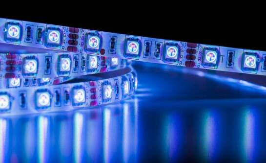 Jak zamontować listwę LED?