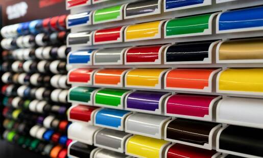 Przegląd kolorów lamp obrysowych LED i ich zastosowanie