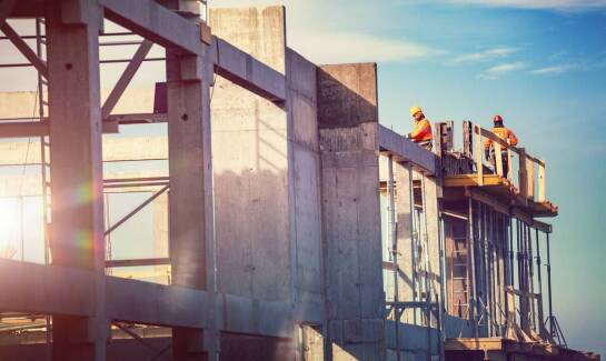 Zrównoważony rozwój a wybór spieków kwarcowych w budownictwie