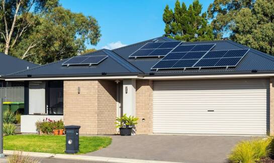 Jakie rozwiązania oferują inteligentne instalacje dla osiedli mieszkalnych?