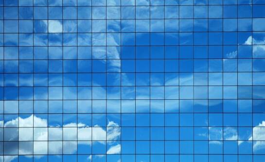 Czy centrum handlowe Ptak jest otwarte?