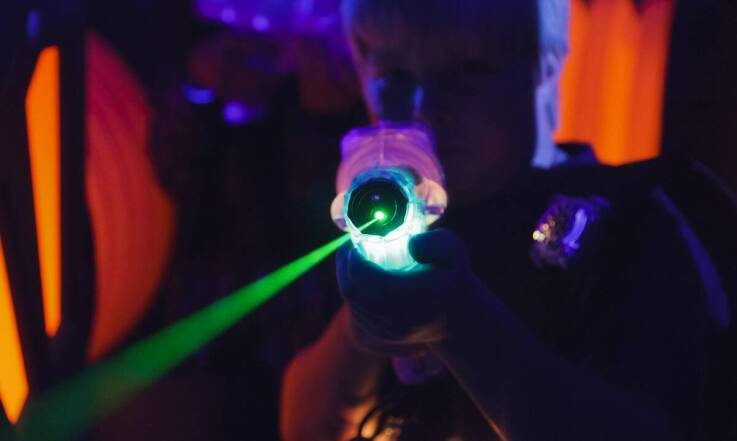 Organizacja nietypowych wieczorów kawalerskich z użyciem Laser Tag – co proponujemy?