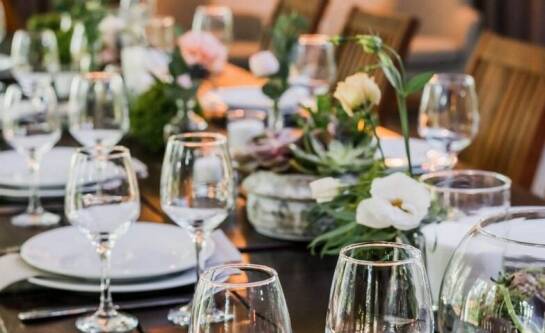 Jaka farba do malowania mebli z palet?