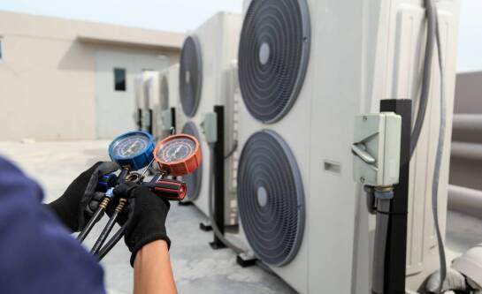 Co warto wiedzieć o serwisie klimatyzacji w kontekście poprawy jakości powietrza?