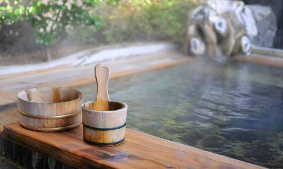 Jakie są korzyści ze stosowania naturalnych środków do jacuzzi?