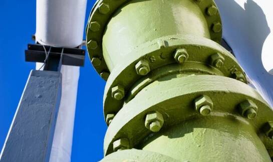 Jakie są najważniejsze wymagania techniczne dla bram przemysłowych?