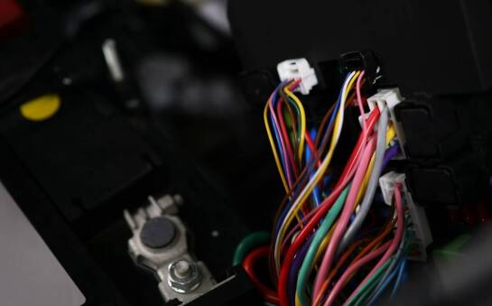 Jakie innowacyjne rozwiązania oferują części do układu elektrycznego Forda?