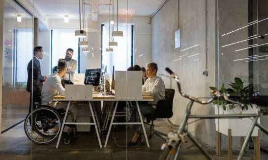 Zarządzanie płacami w firmie – jakie są możliwości?