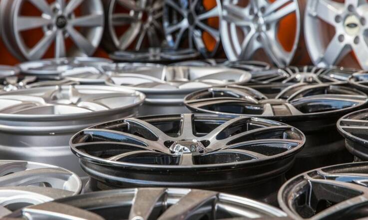 Rola szyb samochodowych w nowoczesnych pojazdach – więcej niż tylko widoczność