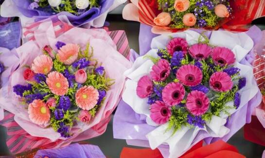 Kwiaciarnia Zabrze: Jakie kwiaty wybrać na rocznicę ślubu?