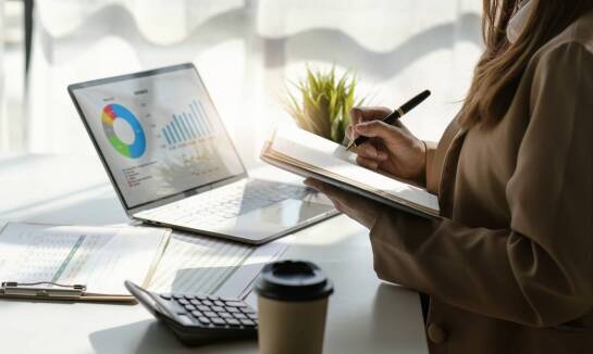 Jak outsourcing księgowy wspiera bieżące zarządzanie finansami?