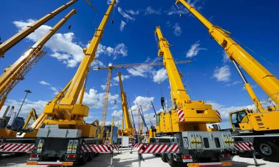 Kluczowe korzyści z profesjonalnego transportu maszyn