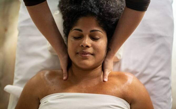 Skuteczność masażu miodowego antycellulitowego w modelowaniu sylwetki