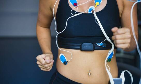 Jak badanie holterem EKG przyczynia się do monitorowania efektywności leczenia farmakologicznego?