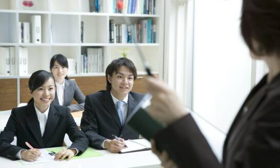 Jak nauka jazdy w języku angielskim ułatwia zdobycie prawa jazdy?