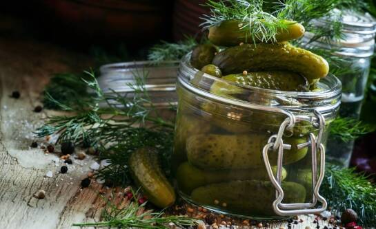 Jak przygotować ogórki zielone na zimę?