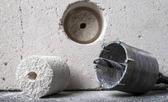 Jaki otwór należy wykonać pod puszkę elektryczną?