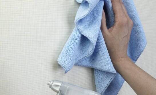 Czym umyć plastiki w samochodzie?