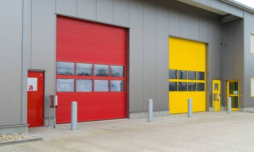 Jakie typy kurtyn drzwiowych PCV są najlepsze do oddzielania pomieszczeń produkcyjnych?