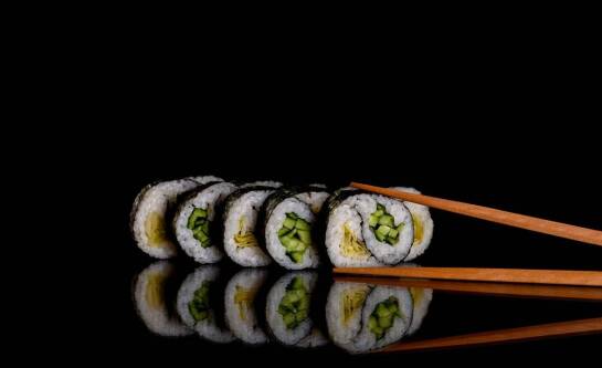 Z czego robi się sushi?