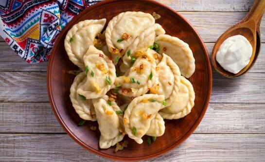 Jak zrobić ciasto na pierogi wigilijne?