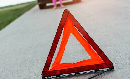 Jak wezwać pomoc drogową w razie awarii samochodu?