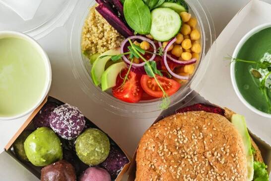 Jakie są kluczowe elementy zdrowego cateringu dla szkół w Warszawie?