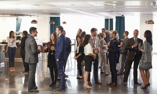 Jakie korzyści oferuje hotel w kontekście imprez integracyjnych?