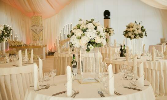 Dlaczego warto wybrać Restaurację eventową Agora na chrzciny we Wrocławiu?