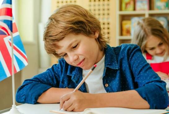 Kursy językowe dla dzieci: Od pre-A1 do biegłości w angielskim