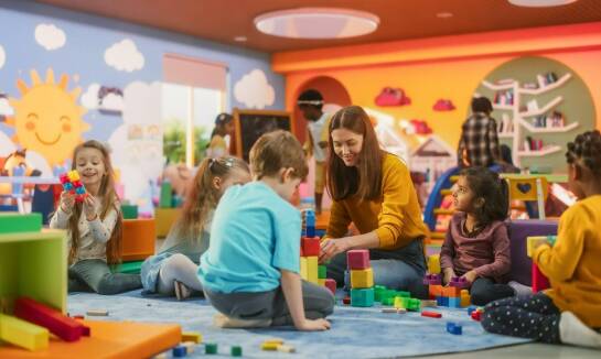 Dlaczego warto wybrać lokalne przedszkole dla swojego dziecka?