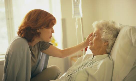 Jakie wsparcie dla chorego i rodziny oferuje hospicjum domowe?