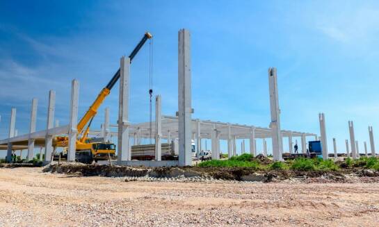 Kluczowe zalety wynajmu HDS dla branży budowlanej