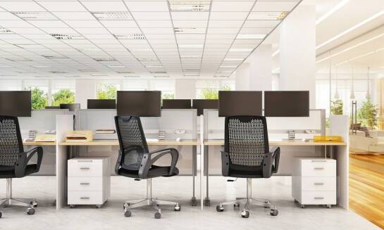 Ergonomia monitorów 27 cali poleasingowych w biurach