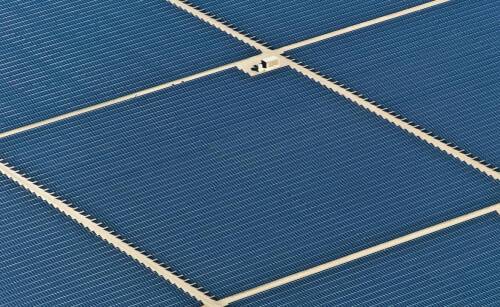 Budowa farm fotowoltaicznych: procesy i wyzwania w przemyśle